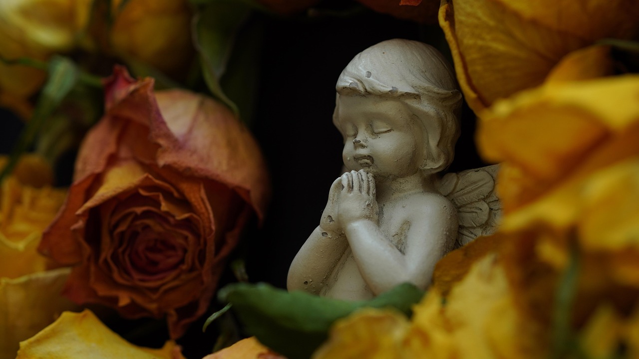 Guiding Farewell Services At Currie Funeral Home