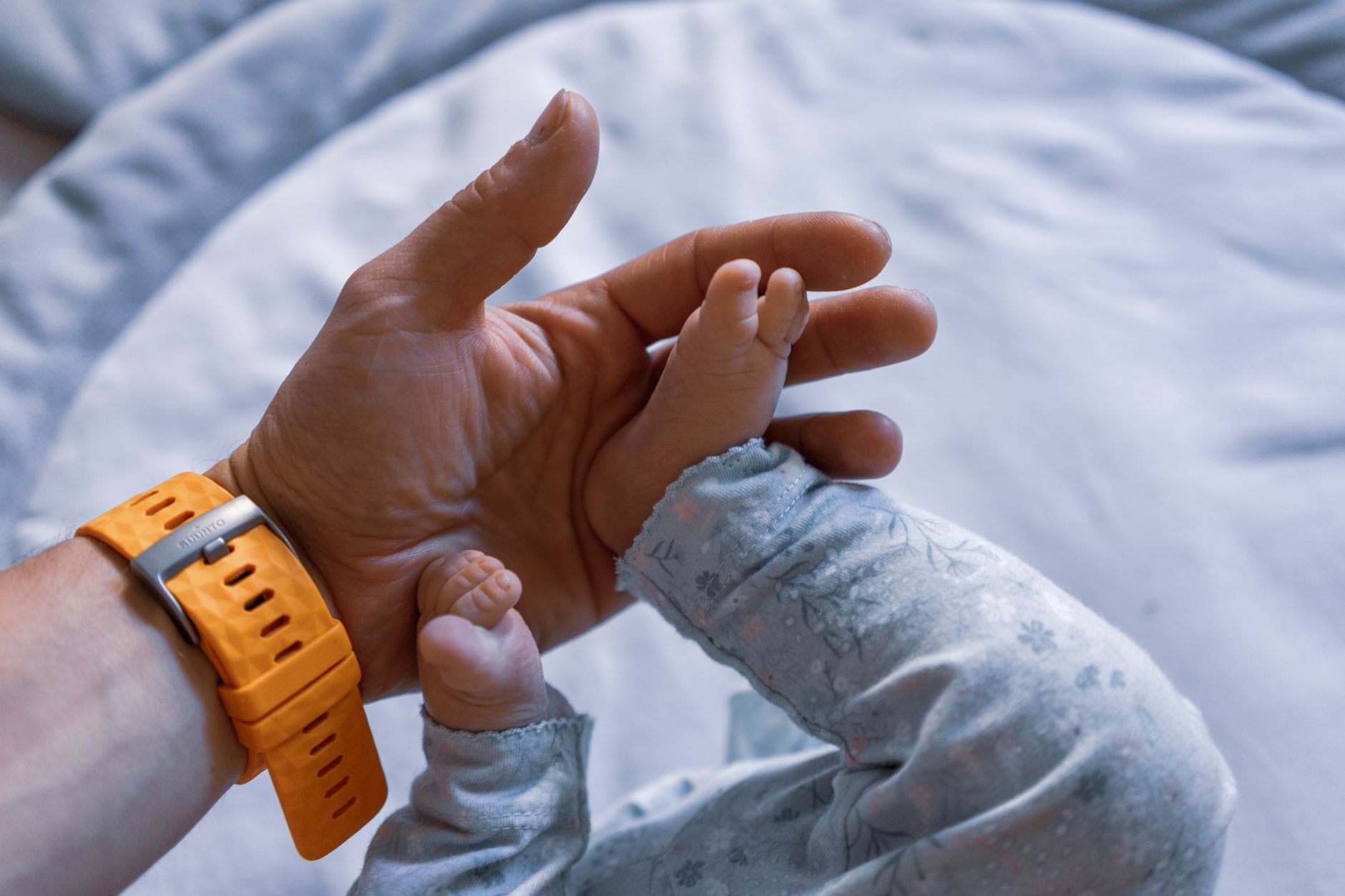Wristband for Aging Parents: Smart Solution for Family Care